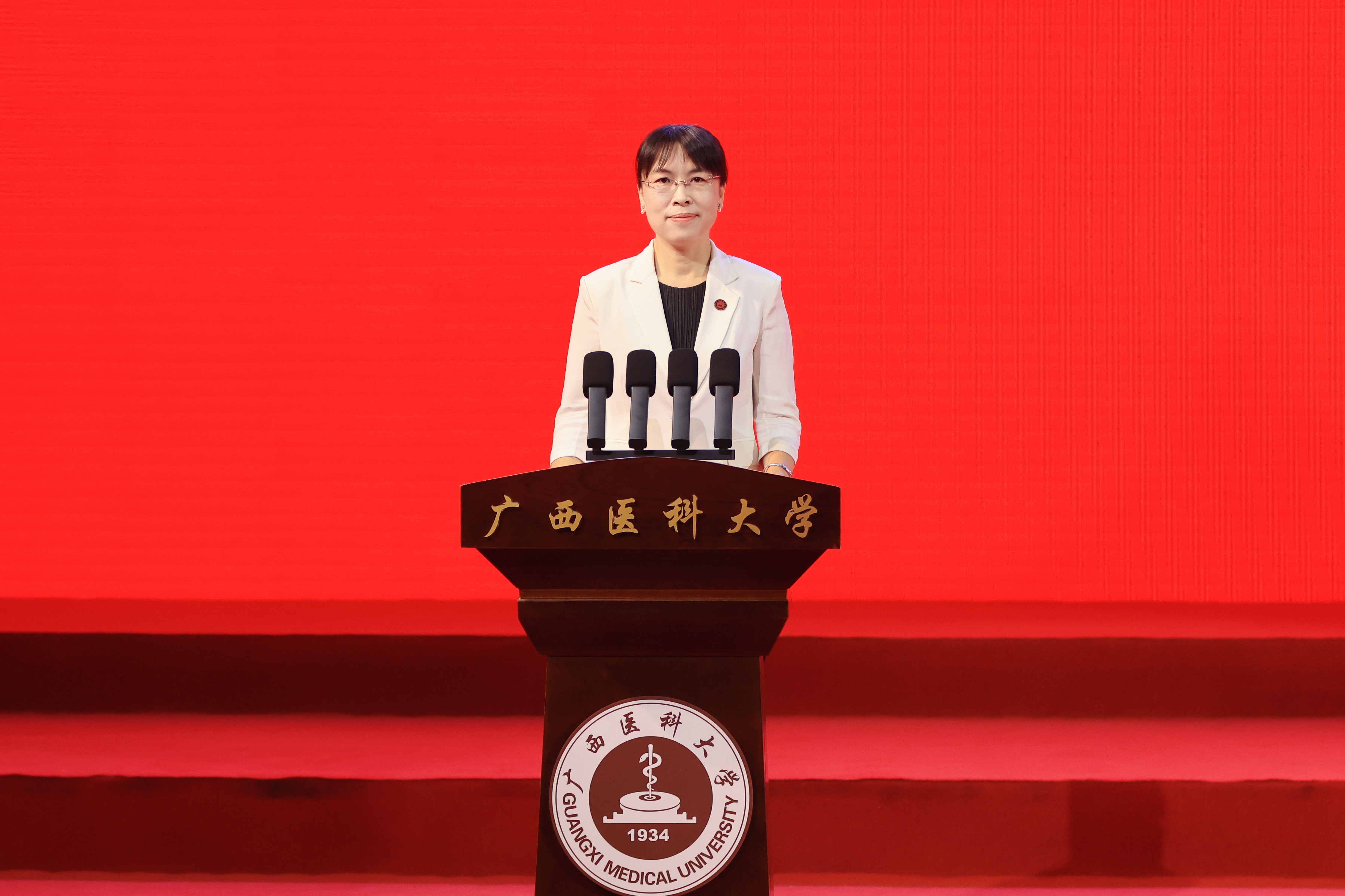 罗彬.jpg